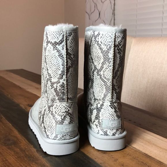 UGG Classic Short Metallic Snake - Picture 3 of 10